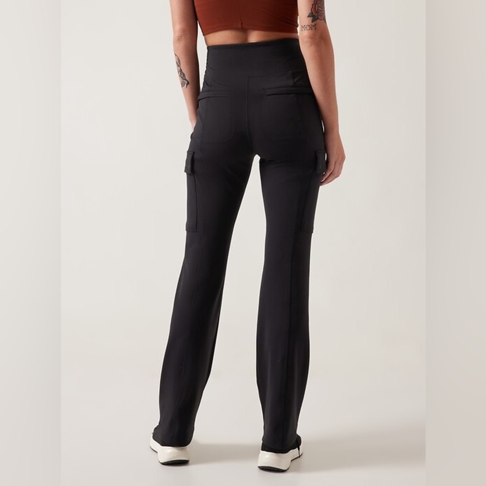 Athleta Delancy Straight Cargo Athletic Pant sz XL Black Comfy Everyday Active